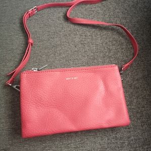 Matt & Nat cross body bag.